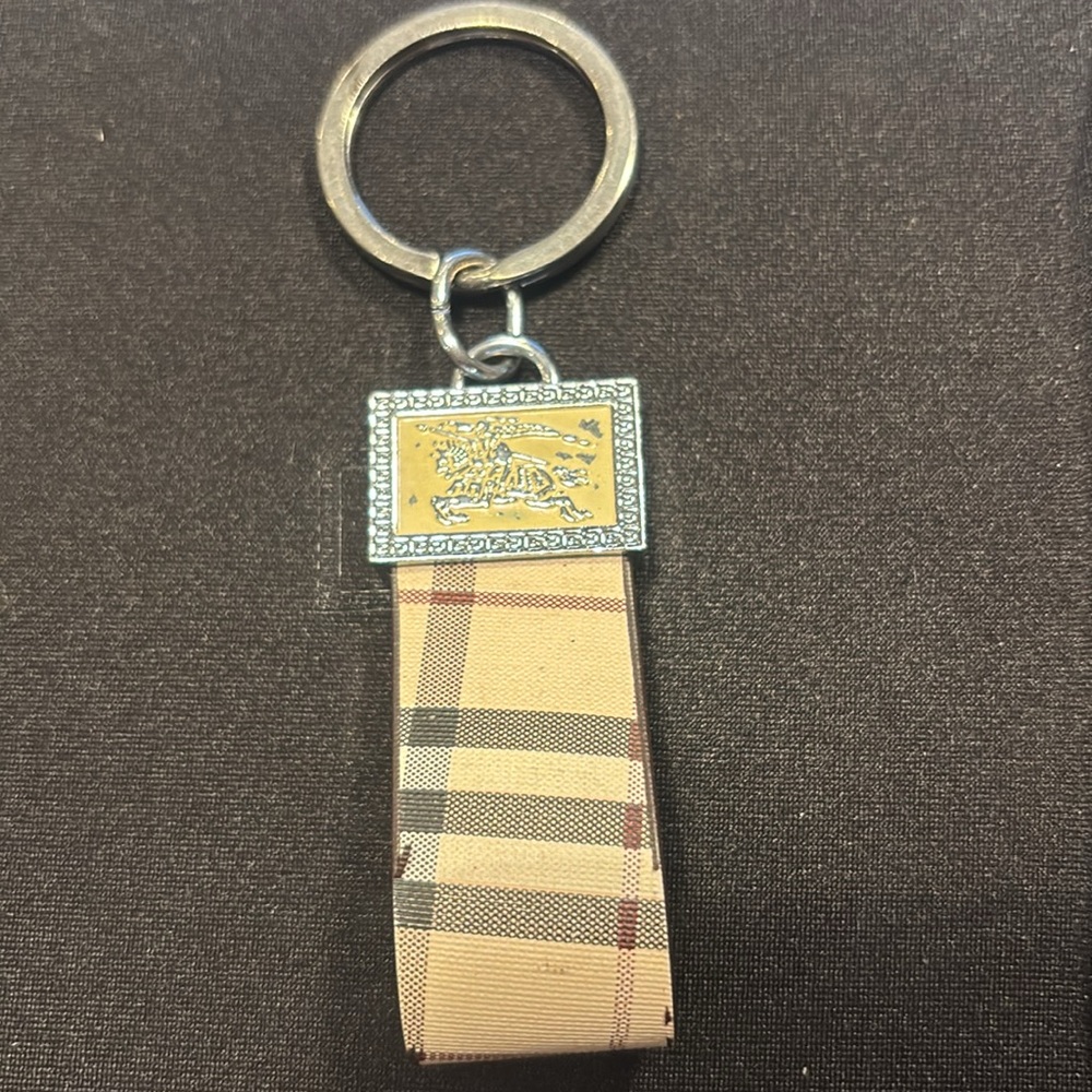 NIB BURBERRY VINTAGE CIRCA 1985 KEYCHAIN - Picture 5 of 8